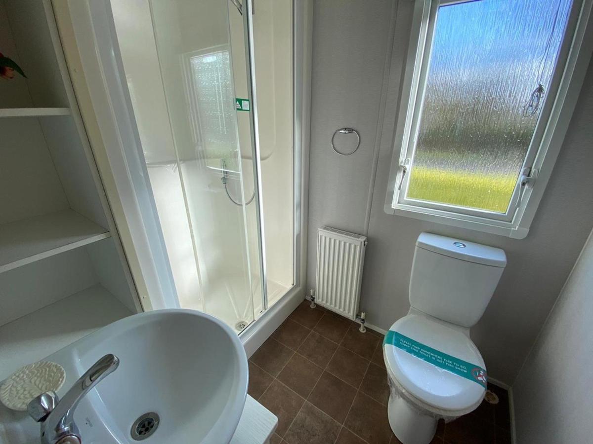 Beautiful 3 Bedroom Caravan With Hot Tub - Tattershall Lakes Экстерьер фото