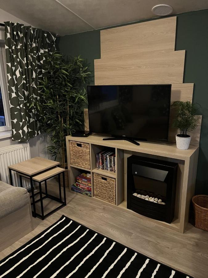 Beautiful 3 Bedroom Caravan With Hot Tub - Tattershall Lakes Экстерьер фото