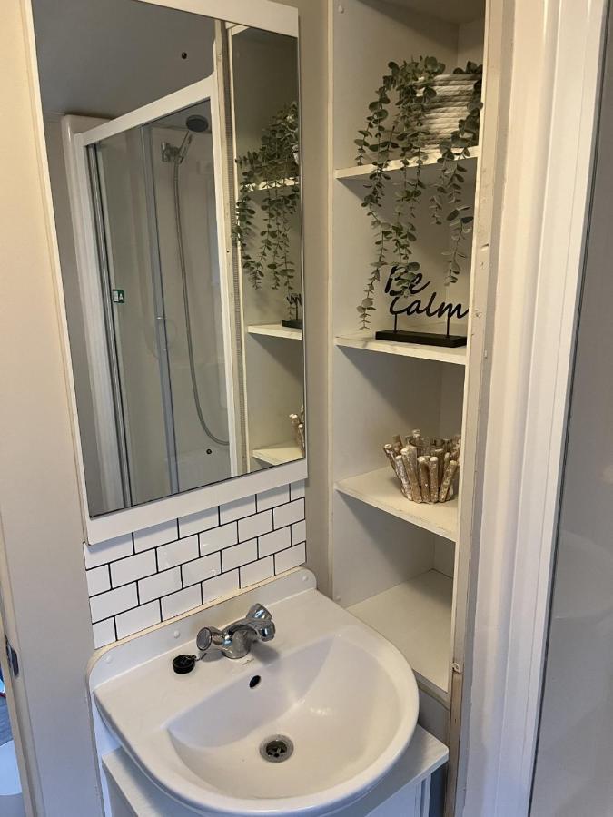 Beautiful 3 Bedroom Caravan With Hot Tub - Tattershall Lakes Экстерьер фото
