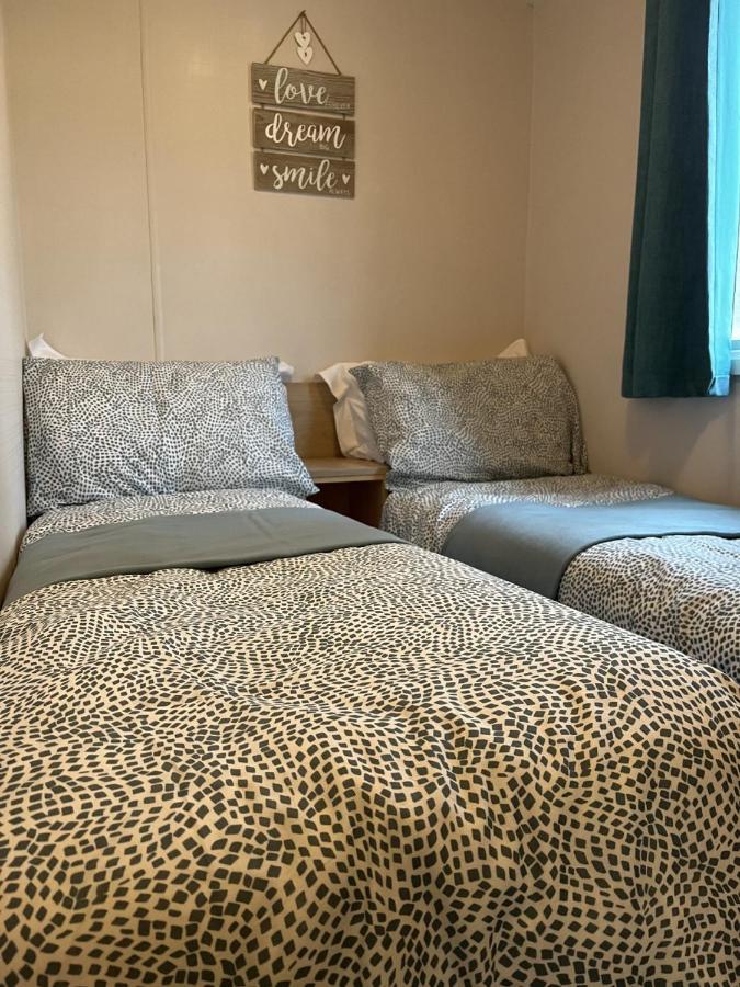 Beautiful 3 Bedroom Caravan With Hot Tub - Tattershall Lakes Экстерьер фото
